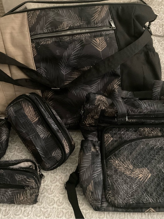 Lug Other - lug Black and Taupe Leaf-Print Men's Travel Set